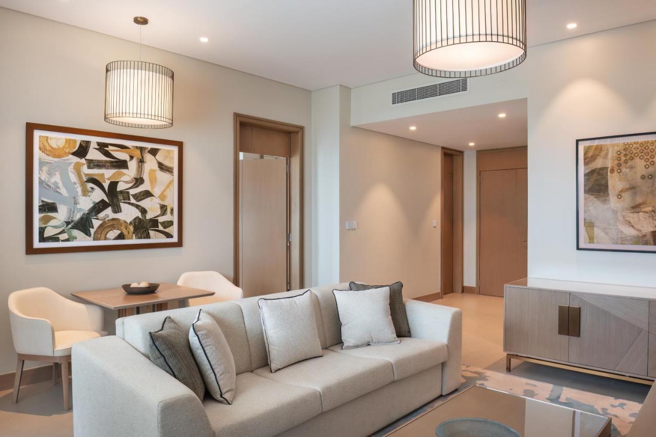 Palace Beach Resort Fujaira Esterno foto A living room at the Ritz-Carlton, DIFC