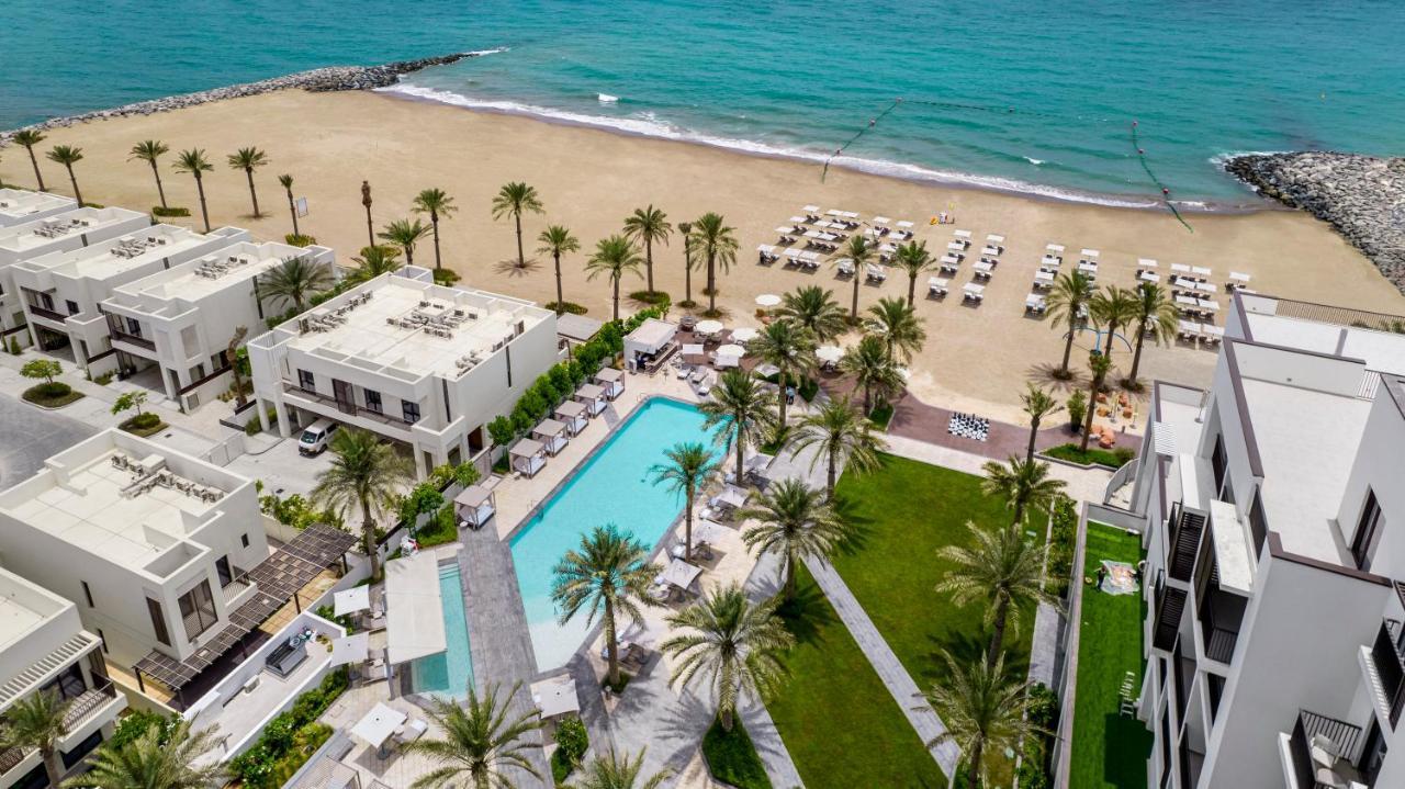 Palace Beach Resort Fujaira Esterno foto Aerial view of the hotel